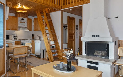 Siulapalkinen a 4: Meubles, Bois, Sol, Design Intérieur, Sol, Plafond, Pièce, Cuisine, Appartement, Salon