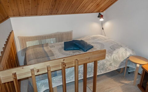 Siulapalkinen a 4: Meubles, Design Intérieur, Sol, Mur, Sol, Chambre, Bois, Lit, Plafond, Pièce
