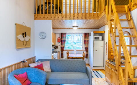 Oivanpyhä C 10: Balcon, Appartement, Ombre, Verre, Condominium, Balustrade, Porche, Daylighting, Plate-Forme, Mobilier De Jardin