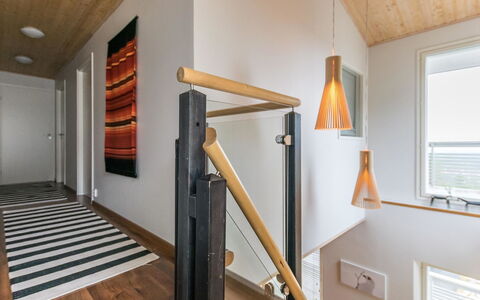 Holy Rock: Balcon, Appartement, Ombre, Verre, Condominium, Balustrade, Porche, Daylighting, Plate-Forme, Mobilier De Jardin