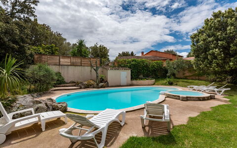 Corba Bala: L'Eau, Nuage, Plante, Meubles, Propriété, Ciel, Piscine, Arbre, Bâtiment, Mobilier De Jardin