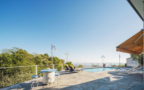 Villa Mistral: Bois, Éclairage, Design Intérieur, Sol, Sol, Salon, Immobilier, Dur, Table, Faisceau