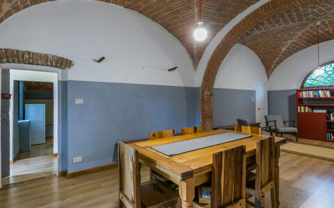 Casciana Terme 858: Table, Propriété, Meubles, Bois, Éclairage, Design Intérieur, Maison, Sol, Sol, Mur