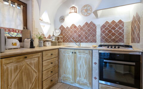 Valentina: Cuisine, Design Intérieur, Comptoir, Sol, Plafond, Appareil De Cuisine, Principaux Appliance, Cabinetry, Cuisinière, Tuile