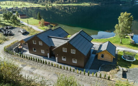 Kaja: L'Eau, Plante, Bâtiment, Fenêtre, Paysage Naturel, Arbre, Montagnes, Maison, Lot Terre, Lac