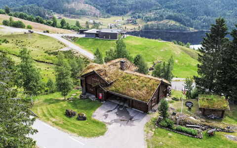 Lindefjeldbu: Plante, Montagne, Paysage Naturel, Arbre, Lot Terre, Fenêtre, Montagnes, Bâtiment, Pente, Herbe
