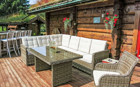 Lindefjeldbu: Meubles, Propriété, Table, Bâtiment, Design Intérieur, Maison, Mobilier De Jardin, Bois, Chaise, Arbre