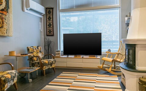 Villa Heksa: Balcon, Appartement, Ombre, Verre, Condominium, Balustrade, Porche, Daylighting, Plate-Forme, Mobilier De Jardin