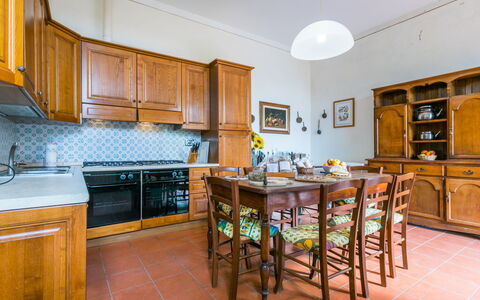 Scaletta + Girasole: Meubles, Propriété, Cabinetry, Comptoir, Bois, Design Intérieur, Cuisine, Sol, Table, Sol