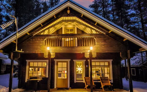 Villa Pipa: Chalet, Maison, Domicile, Batiments Jardin, Siding, Cabane En Rondins, Ferme, Biens, Cabanon, Cour