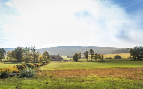 Forsthaus Gut Malberg: Neige, Ciel, Montagne, Fenêtre, Nuage, Bâtiment, Maison, Pente, Arbre, Chalet