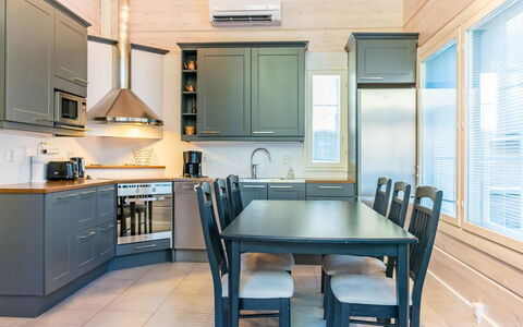 Otso: Balcon, Appartement, Ombre, Verre, Condominium, Balustrade, Porche, Daylighting, Plate-Forme, Mobilier De Jardin
