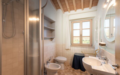 Quercia Alta: Miroir, Propriété, Évier, Luminaire Plomberie, Robinet, Lavabo, Salle De Bains, Bois, Violet