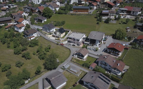 Anna: Bâtiment, Propriété, Plante, Lot Terre, Maison, Architecture, Design Urbain, Arbre, Paysage, Toit