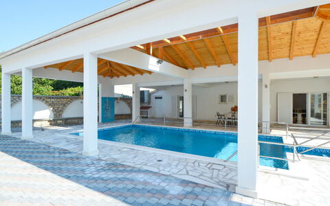 Villa Kursar: Cadre, Bois, Design Intérieur, Rayonnage, Étagère, Confort, Sol, Sol, Maison, Mur