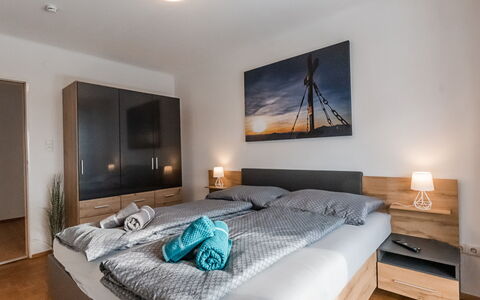 Bergleben: Meubles, Propriété, Bâtiment, Confort, Cadre, Bleu Azur, Bois, Éclairage, Textile, Cadre De Lit