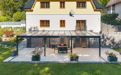 Posázaví: Meubles, Ombre, Mobilier De Jardin, Patio, Store, Structure En Plein Air, Pot De Fleur, Tableau De Plein Air, Jardin, Pergola