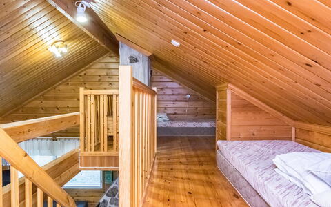 Pyhä-Vuonelo: Balcon, Appartement, Ombre, Verre, Condominium, Balustrade, Porche, Daylighting, Plate-Forme, Mobilier De Jardin