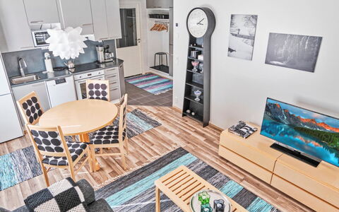 Lumi B 10: Balcon, Appartement, Ombre, Verre, Condominium, Balustrade, Porche, Daylighting, Plate-Forme, Mobilier De Jardin