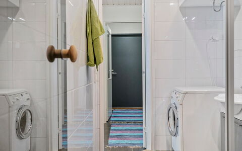 Lumi B 10: Balcon, Appartement, Ombre, Verre, Condominium, Balustrade, Porche, Daylighting, Plate-Forme, Mobilier De Jardin