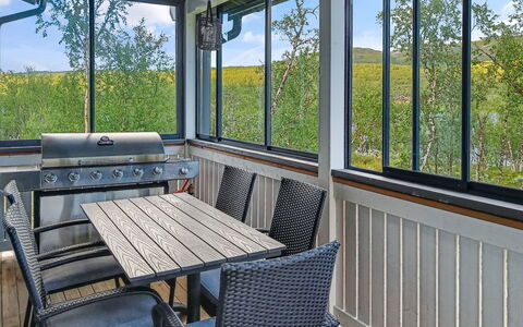 Willa Kiiruna: Meubles, Porche, Verre, Chaise, Balcon, Mobilier De Jardin, Métal, Ombre, Plate-Forme, Dur