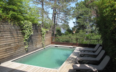 Solenzara 646: L'Eau, Plante, Piscine, Arbre, Ciel, Herbe, Immobilier, Loisir, Composite, Ombre