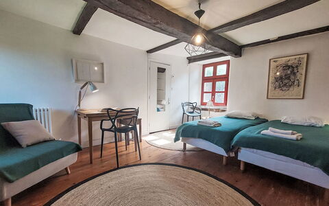 Arbenn 1: Meubles, Lit, Chambre, Mur, Sol, Sol, Design Intérieur, Drap De Lit, Literie, Bois