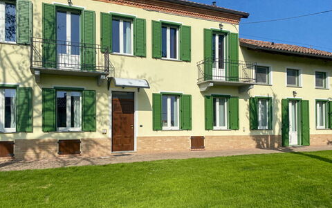 Magna Fina: Ciel, Bâtiment, Fenêtre, Plante, Bois, Lot Terre, Maison, Arbre, Herbe, Chalet
