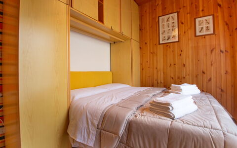 La Collina: Propriété, Meubles, Confort, Bois, Design Intérieur, Sol, Cadre De Lit, Dur