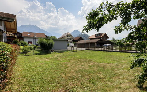 Chalet Dori: Herbe, Bâtiment, Maison, Zone Résidentielle, Domicile, Toit, Zone Rurale, Paysage, Lot Terre