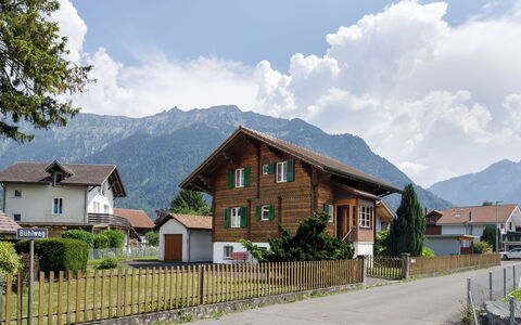 Chalet Dori: Bâtiment, Maison, Domicile, Zone Résidentielle, Toit, Architecture, Chalet, Zone Rurale, Lot Terre, Établissements Humains