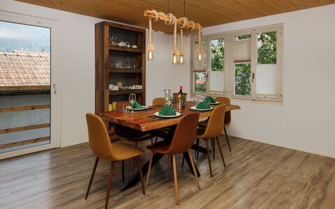Chalet Dori: Meubles, Sol, Parquet, Design Intérieur, Sol, Bois, Table, Salle À Manger, Table Cuisine Et Salle A Manger, Chaise