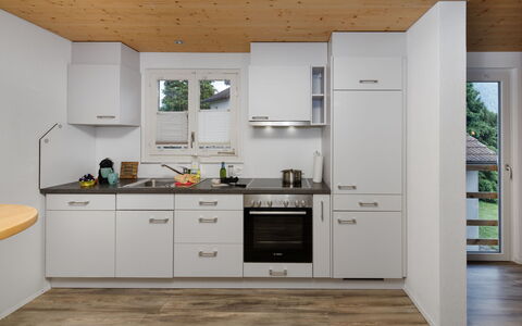 Chalet Dori: Cuisine, Design Intérieur, Bois, Appareil De Cuisine, Sol, Principaux Appliance, Cabinetry, Comptoir, Plafond, Meubles