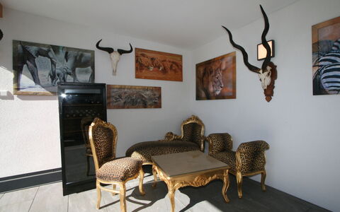 Uderns 300: Propriété, Meubles, Bâtiment, Chaise, Bois, Cadre, Table, Design Intérieur, Sol, Sol