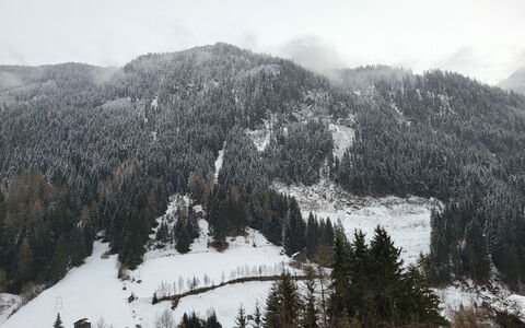 Stark: Ciel, Montagne, Nuage, Neige, Plante, Pente, Arbre, Montagnes, Mélèze, Paysage Naturel