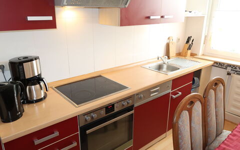 Nordlicht: Cabinetry, Evier, Comptoir, Propriété, Évier, Robinet, Cuisine, Cuisinière, Bois, Appareil De Cuisine