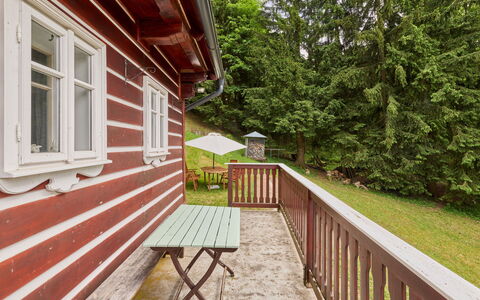 Sunny Slope & Sauna: Bois, Maison, Chalet, Domicile, Siding, Dur, Cabane En Rondins, Pelouse, Jardin, Cour