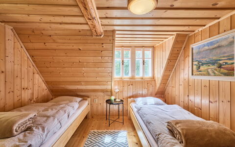 Sunny Slope & Sauna: Design Intérieur, Sol, Bois, Sol, Chambre, Plafond, Parquet, Lit, Meubles, Pièce