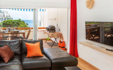 Miramar Salions: Meubles, Design Intérieur, Canapé, Salon, Sol, Sol, Pièce, Appartement, Table, Éclairage
