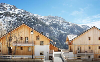 Vaujany 105: Ciel, Neige, Bâtiment, Fenêtre, Pente, Gelé, Maison, Géologique Phénomène, Design Urbain, L'Hiver