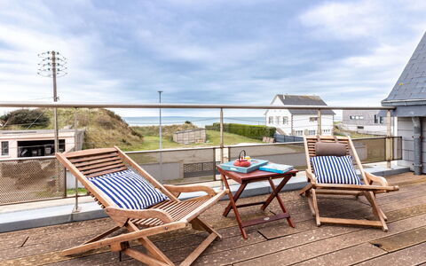 La Plage: Nuage, Ciel, Meubles, Chaise, Plante, Bois, Mobilier De Jardin, Ombre, Loisir, Paysage