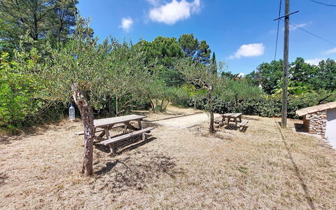 Les Eaux Claires: Herbe, Domicile, Lot Terre, Jardin, Couverture De Sol, Porte, Siding, Ferme, Batiments Jardin