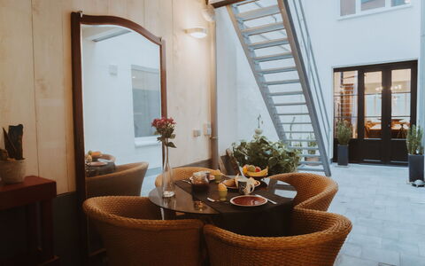 Historical and Spacious Villa Anaïs: Table, Meubles, Plante, Propriété, Fenêtre, Plante D'Appartement, Bois, Bâtiment, Chaise, Pot De Fleur