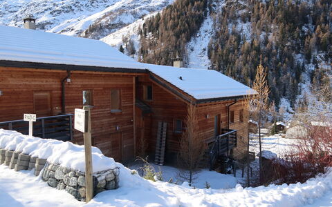Ryad C: Neige, Bâtiment, Propriété, Maison, Fenêtre, Pente, Bois, Arbre, Chalet, Gelé