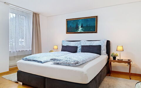 Bieri-Haus: Meubles, Lit, Design Intérieur, Chambre, Sol, Literie, Drap De Lit, Sol, Pièce, Textile