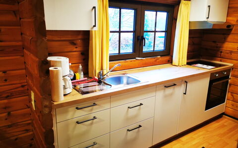 Martina: Cabinetry, Propriété, Comptoir, Evier, Évier, Fenêtre, Robinet, Tiroir, Bois, Luminaire Plomberie