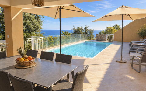 Villa Orizonte: Piscine, Meubles, Mobilier De Jardin, Chaise, Recours, Sol, Ombre, Eco Hôtel, Balcon, Biens