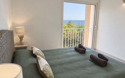Villa Orizonte: Meubles, Sol, Sol, Design Intérieur, Chambre, Pièce, Appartement, Lit, Linge, Chaise