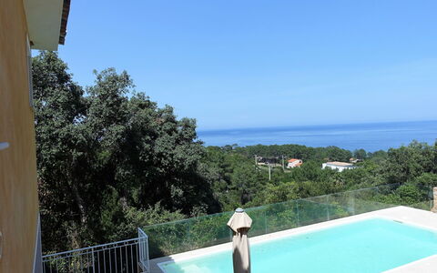 Villa Orizonte: Ciel, L'Eau, Plante, Bleu Azur, Bâtiment, Ombre, Arbre, Paysage, Loisir, Piscine