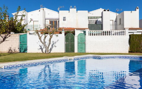 Villa Casalot: Bleu, Piscine, Clôture, Biens, Accueil Escrime, Villa